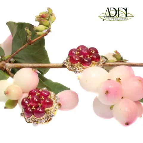 U zoekt een set vintage oorbellen met een verhaal?