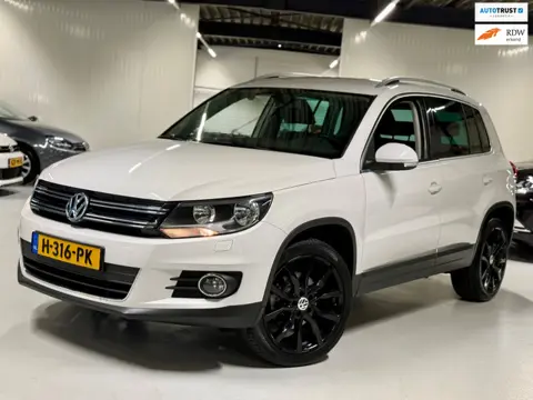 Volkswagen Tiguan 1.4 TSI 150PK Sport&Style Carplay|Trekhaak!