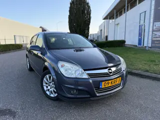 Opel Astra 1.6 Temptation 5D (bj 2010) AIRCO|NAVI|LMV|TREKHAAK