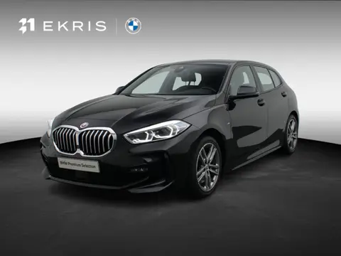 BMW 1 Serie 5-deurs 120i Executive | M Sportpakket | Parking Pack | Achteruitrijcamera | DAB | HiFi 