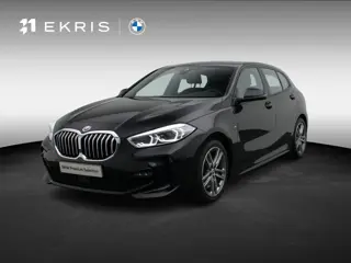 BMW 1 Serie 5-deurs 120i Executive | M Sportpakket | Parking Pack | Achteruitrijcamera | DAB | HiFi 