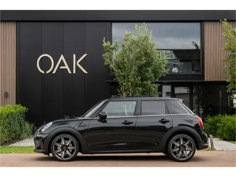 MINI 5-deurs 1.5 Cooper Aut. | Navi | Panorama | Chester Leder | Camera | Head-Up | 17"LM | MIdnight