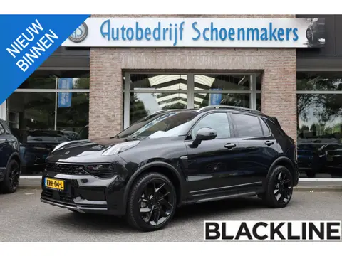 Lynk & Co 01 1.5 MY23! BLACKLINE! ZWARTE-HEMEL ROLHOES MY23 360-CAMERA PANO/SCHUIF INFINITY DAB NAVI