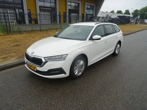 Skoda Octavia Combi 1.0 e-TSI Business Edition Automaat
