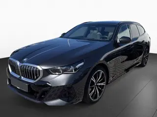 BMW 5 Serie Touring 550e xDrive M-SPORT ** PANORAMA, IVORY LEDER, TREKH, 20-inch LMV, ADAPT. CRUISE 