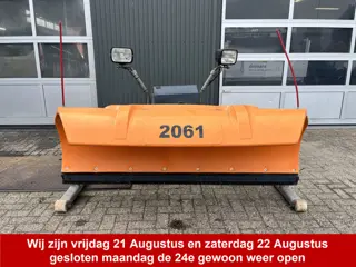 NIDO SNK180 Sneeuwploeg Sneeuwschuif SNK180 Werklampen Pomp 12 volt ex gemeente / tevens zoutstrooie
