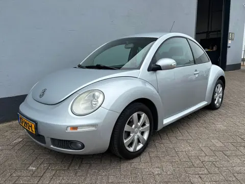 Volkswagen New Beetle 1.4-16V Trendline - Airco