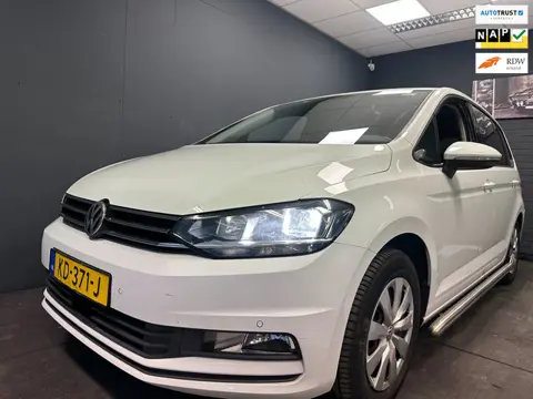 Volkswagen Touran 2.0 TDI SCR Multi-Stuur Parkeer-Sen. DSG NL 2016 APK 3-2027 Rijdt Goed.