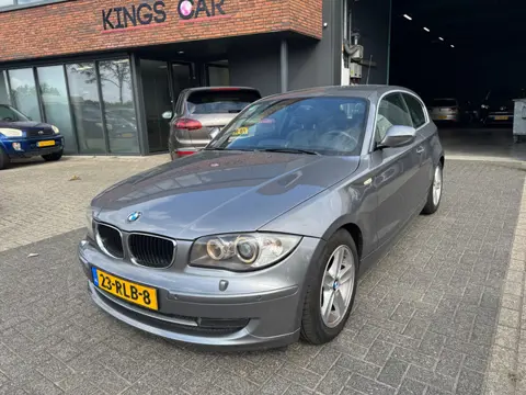 BMW 1-serie 118i EffDyn. Ed. Business XENON LED LEDER CRUISE KRUKAS HOORBAAR