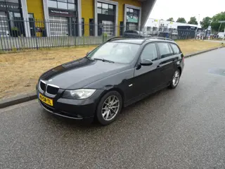 BMW 3-serie Touring 320i High Executive