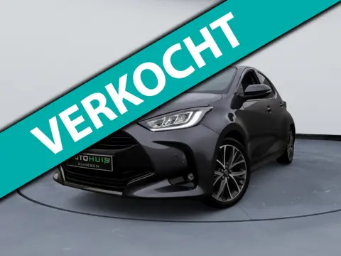Toyota Yaris 1.5 Hybrid Exclusive JBL Panoramadak Achteruitrijcamera 17"