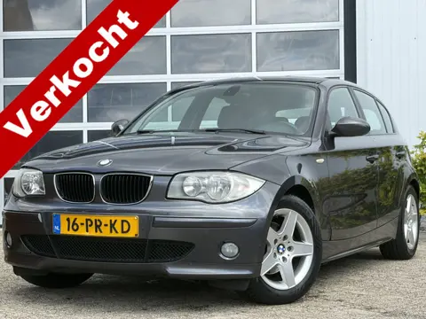 BMW 1-serie 120i High Executive 150pk | Airco automatisch | Bluetooth audio | Cruise control | Licht