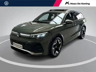 Volkswagen Tiguan 1.5eTSI/150PK R-Line · Panoramadak · Trekhaak · 360°Camera + Parkeersensoren · Gar