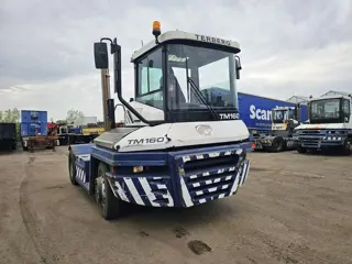 Terberg RT283/TERMINAL TRACTOR 4X4/ TURNING CHAIR. / AUTOMATIC GEAR / 25000 HOURS / 8 PIECES / hydra