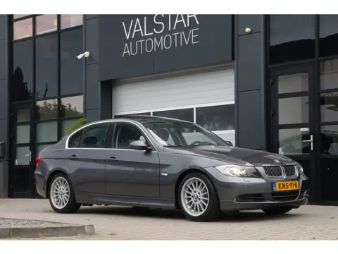 BMW 3-serie 325i 6-Cilinder Handgeschakeld | 1e Eigenaar | Slechts 63.000 km | Onderhoud aanwezig | 