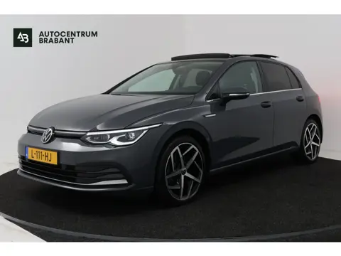 Volkswagen Golf 1.5 eTSI Style (PANORAMADAK, TREKHAAK, STOELVERWARMING CAMERA, CRUISE ADAPTIEF)