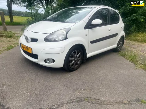 Toyota Aygo 1.0 Benzine - Automaat - Airco - APK 03-2027