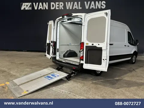 Ford Transit 2.0 TDCI 131pk L3H2 ** Laadklep ** Euro6 Airco | Camera | Navigatie | Apple Carplay | A
