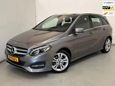 Mercedes-Benz B-klasse 180 Ambition / NL-auto / 2e eig. / Automaat