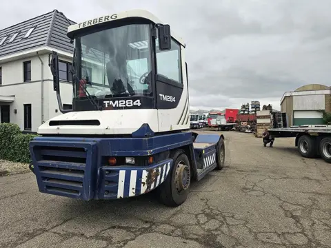 Terberg RT283 /TERMINAL TRACTOR 4X4/ TURNING CHAIR. /AUTOMATIC GEAR /19208 HOURS