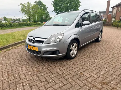 Opel Zafira 2.2 Benzine - 7 persoons - Airco