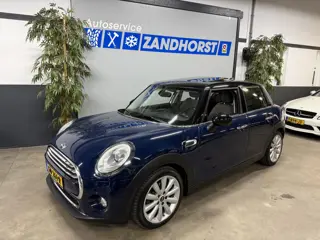MINI 5-deurs 1.5 Cooper Business Led koplampen // Panodak