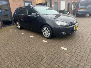 Volkswagen Golf 1.6 TDI Highline BlueMotion