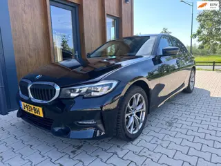 BMW 3-serie 320i Executive Edition l trekhaak l pdc l