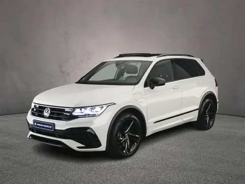 Volkswagen Tiguan R-Line Business+ 1.4 TSI eHybrid 245pk DSG Automaat Trekhaak, Black Style, Panoram