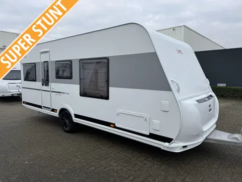 LMC Style Special 450 D met queensbed