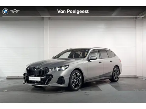 BMW 5-serie Touring 520i | Panoramadak | Comfort access | Trekhaak | Comfortpack | M-sport | Harman 