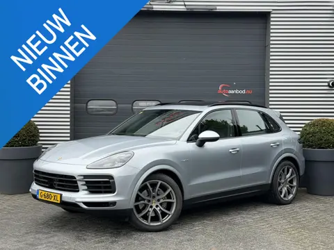 Porsche Cayenne 3.0 E-Hybrid Sport Chrono | Panoramadak | Camera | Head-Up Display | Stoelventilatie