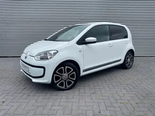 Volkswagen Up! 1.0 club up met navi / cruise / lmv / 75 pk