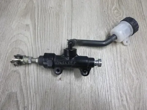 REMPOMP ACHTER Triumph Street Triple 675 2013 - 2013