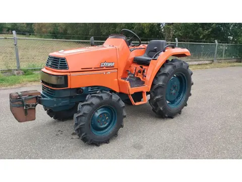 Kubota Saturn X-20  24 pk 4wd marge