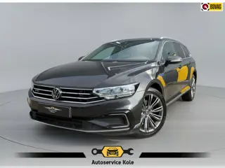 Volkswagen Passat Variant 1.4 TSI PHEV GTE * Panoramadak * AUTOMAAT * Navigatiesysteem * 18 Inch Vel