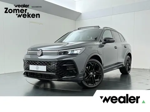 Volkswagen Tiguan 1.5 eHybrid R-Line Edition | 204 PK | SoH 100% | Trekhaak wegklapbaar | Adaptive C