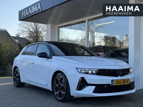 Opel Astra 1.6 Turbo Plug In Hybrid Ultimate | AGR-Stoelen | Panorama Dak | Stoel & Stuur Verwarming