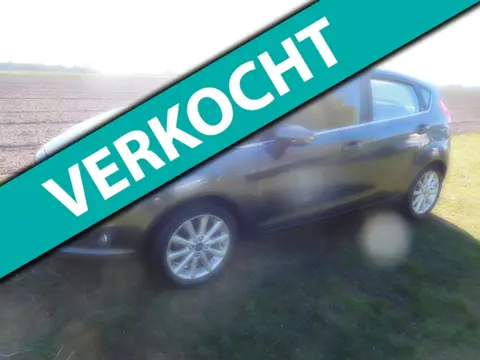 Ford Fiesta 1.0 Titanium Weinig km als nieuw!!