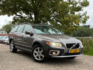 Volvo XC70 2.4 D5 Kinetic | Automaat + Schuif/kantel dak + Leder + Memory nu €4.975,-!!!