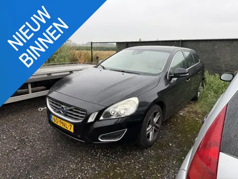 Volvo V60 1.6 T3 Momentum MOTOR DEFECT |