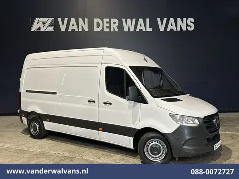 Mercedes-Benz Sprinter 214 CDI 143pk L2H2 Euro6 Airco | Camera | Apple Carplay | Chauffeursstoel And