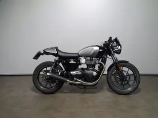 Triumph STREET CUP (bj 2020)