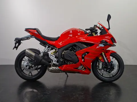 QJMOTOR SRK 800 RR (bj 2026)