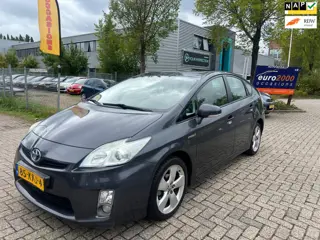 Toyota Prius 1.8 - KEYLESS - HEAD-UP - AIRCO - NAVIGATIE !