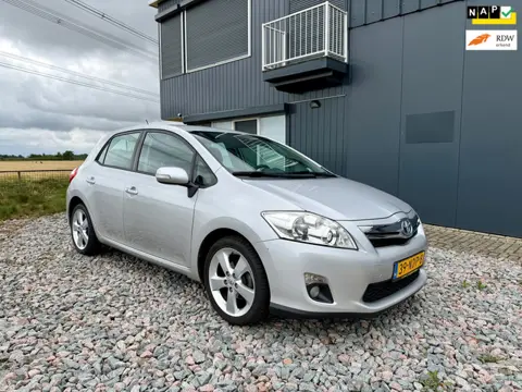 Toyota Auris 1.8 Full Hybrid Dynamic