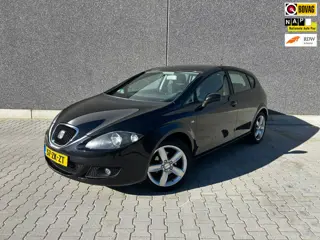 Seat Leon 1.6 Sport-up | NW DISTRIBUTIE | NW BANDEN | AUX | ELEK RAMEN | CC | APK T/M 18-8-2027 | AF