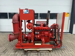 Iveco 8061 SI 40.00 Flowserve 330 m3 / h 9 Bar Diesel Waterpompset Firepump Waterpump as New ! 118 h
