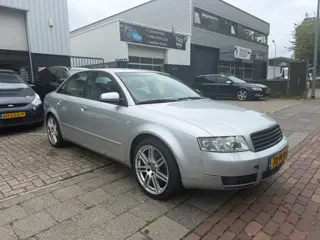 Audi A4 Limousine 1.8 Turbo quattro Pro Line