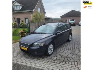 Volvo V50 2.4 Automaat, CruisC, Clima, Trekhaak, APK 8/27!